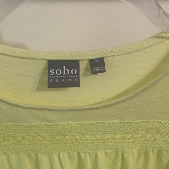NWOT NY&Co mixed fabric tee in citron - Picture 2 of 5